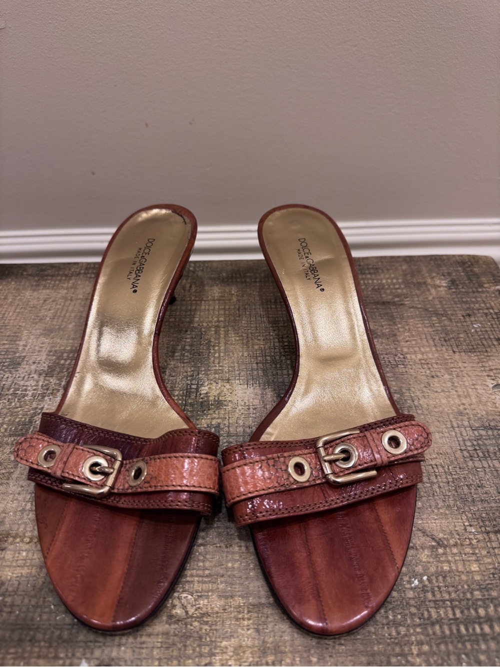 Vero Cuoio Brown Leather Slip-On Mules with Buckle Detail